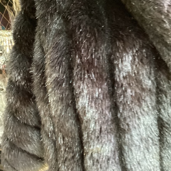 Vintage 1980’s Black Vegan Mink Wrap/Cape H1 - Picture 6 of 16